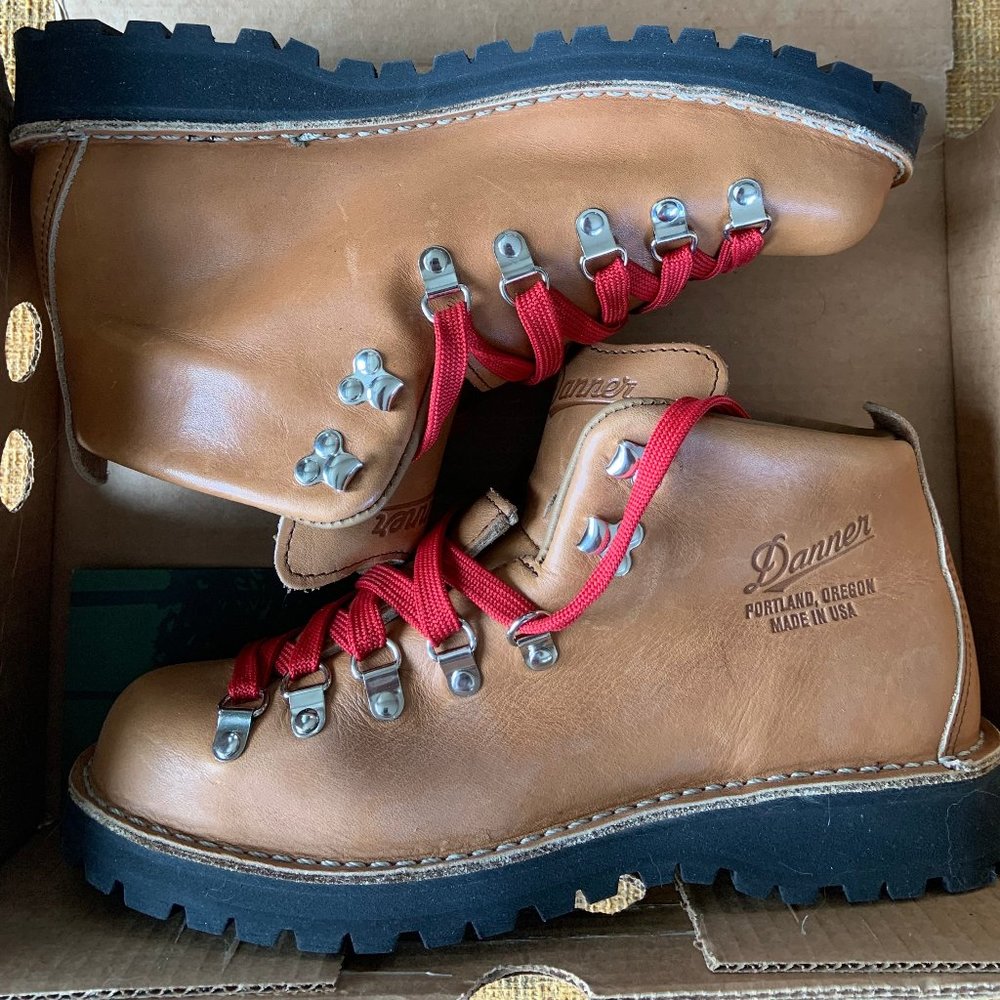 Danner Mountain Light Cascade Hiking Boots - Women's Size 10 - Brown